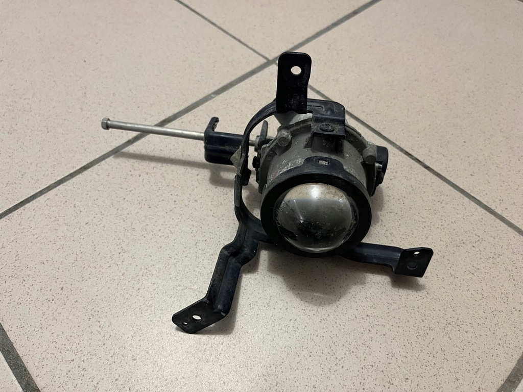 фото №1, Hyundai i10 i-10 iii 3 лампа противотуманная фара правый линза