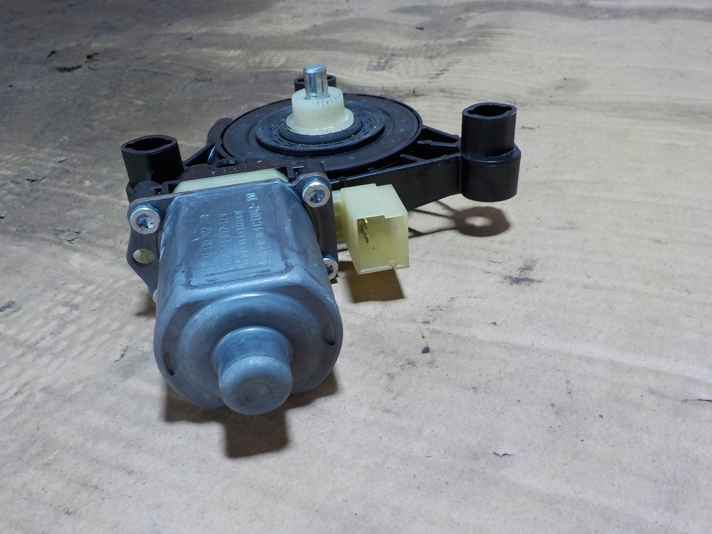 фото №6, Vw golf vii моторчик стекло правый перед 0130822378