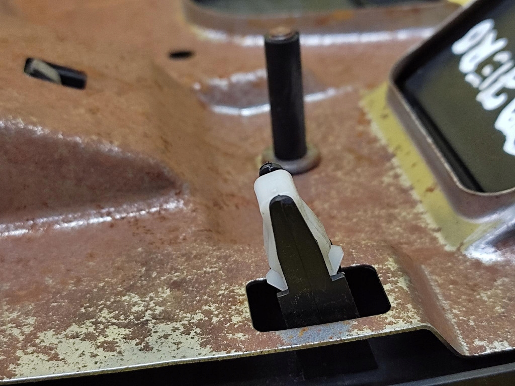 фото №6, Mitsubishi pajero iii захист панелі консолі mr402443