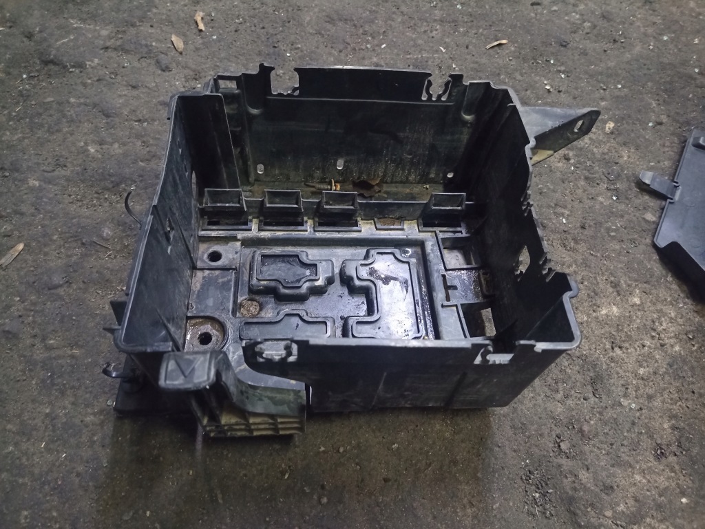 фото №1, Citroen c3 picasso основание аккумулятор 9686203780