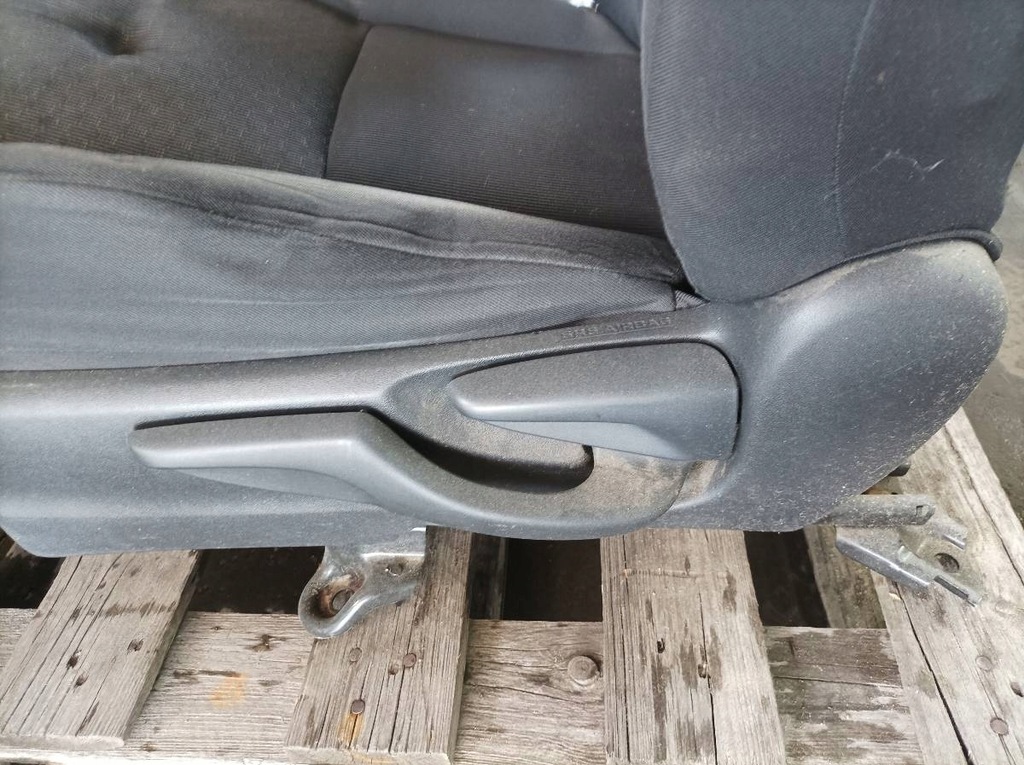 фото №12, Сидіння заднє сидіння обшивки перед 5d toyota yaris iii 2011-2020