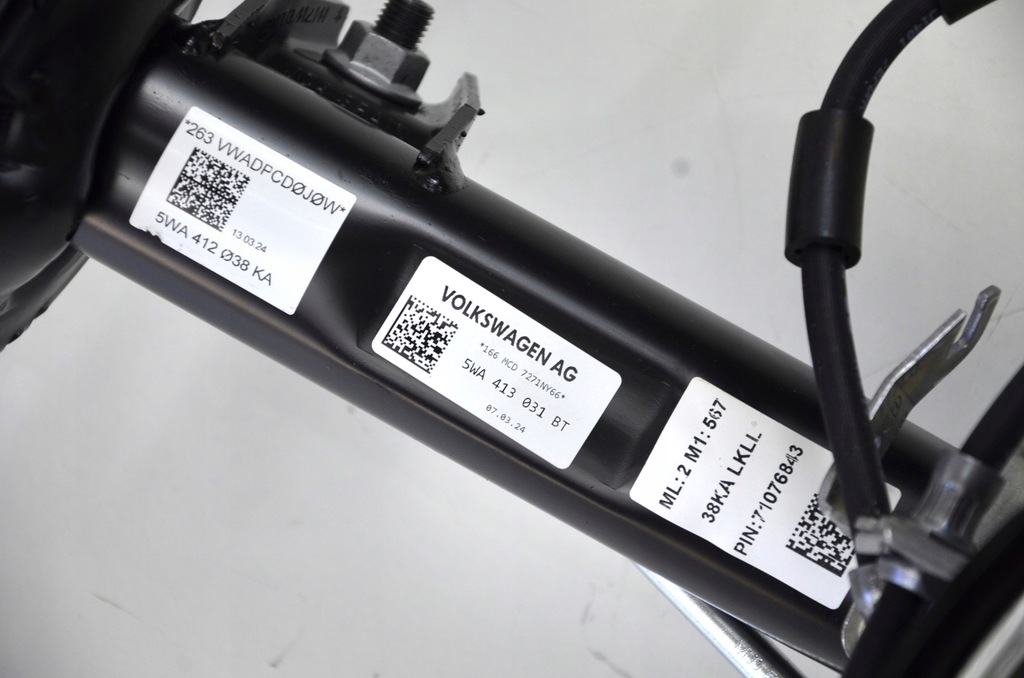 фото №10, Vw golf viii 8 2.0 tdi амортизационная стойка поворотный кулак l+r 5wa407258c / 257c