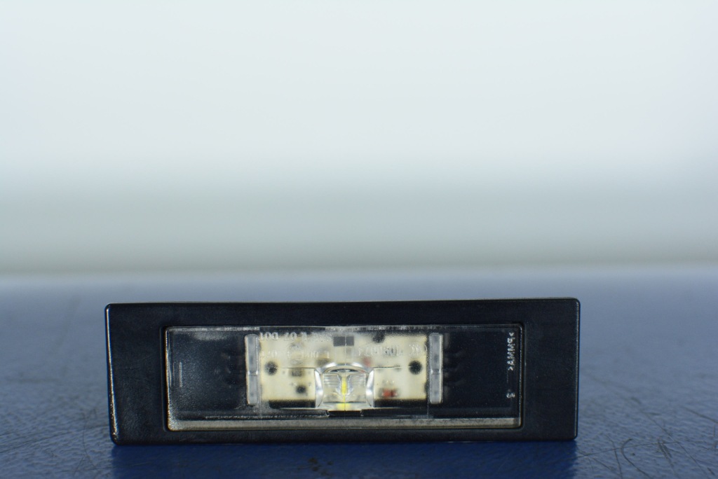 фото №1, Bmw 6 f13 лампа подсветка номерного знака 7193294