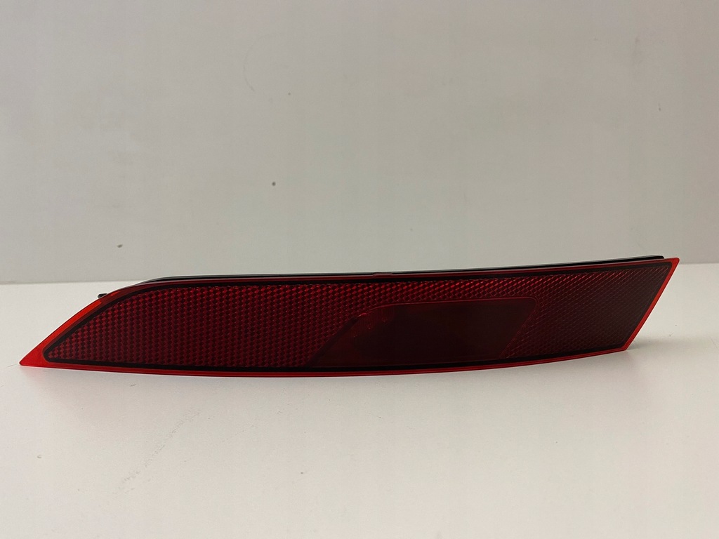 фото №1, Polestar 2 ii левый отражатель бампера задняя лампа 20-