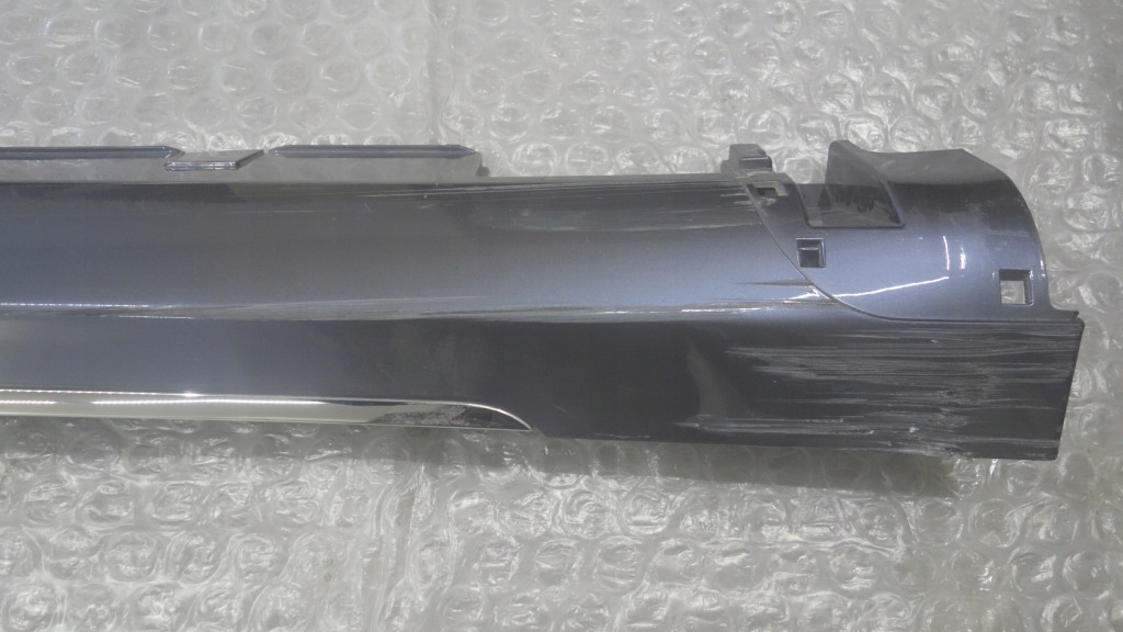 Tesla model s рестайлінг  накладка молдинг поріг права 6005875-00-j Оригінал