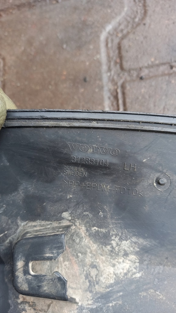 фото №6, Підкрилок лівий перед volvo xc70 31283104