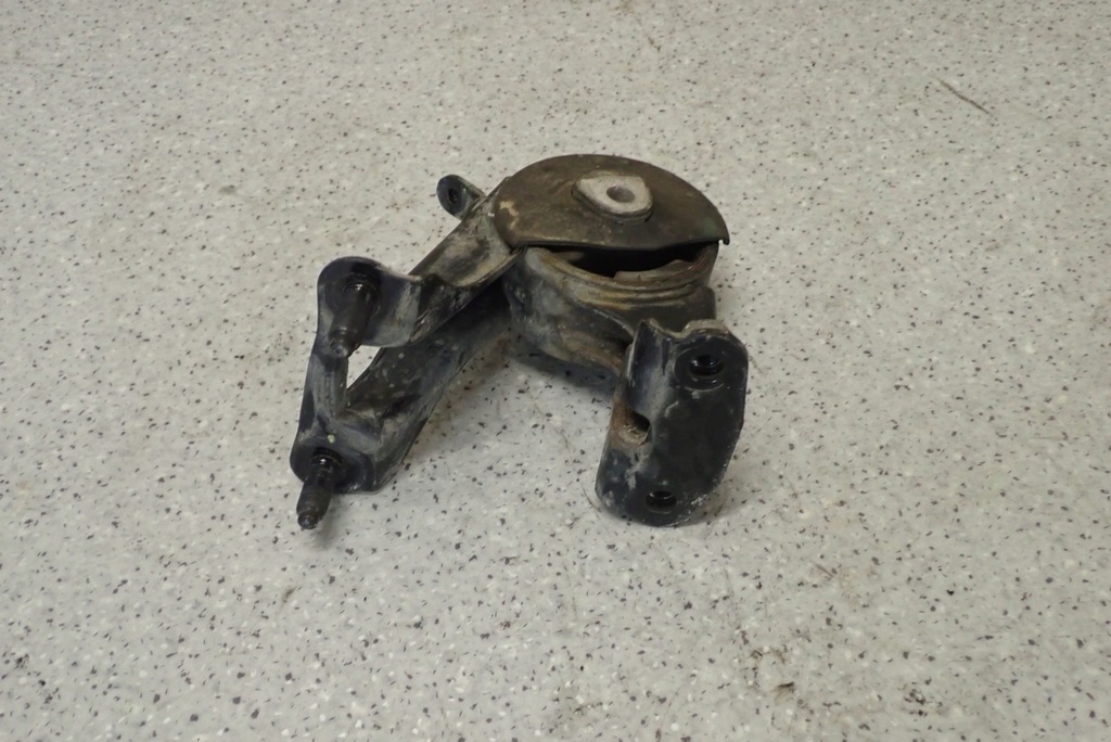 фото №4, Toyota auris 09-12 1.4d подушка двигателя задняя