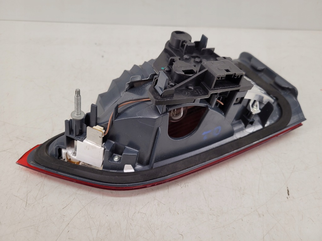 Bmw x1 f48 led фара левая задняя задний  w крышке в Украине