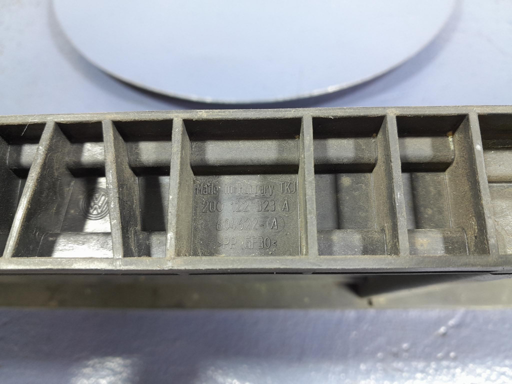 фото №7, Audi a3 8y впуск шторка жалюзі повітря 2q0122323a