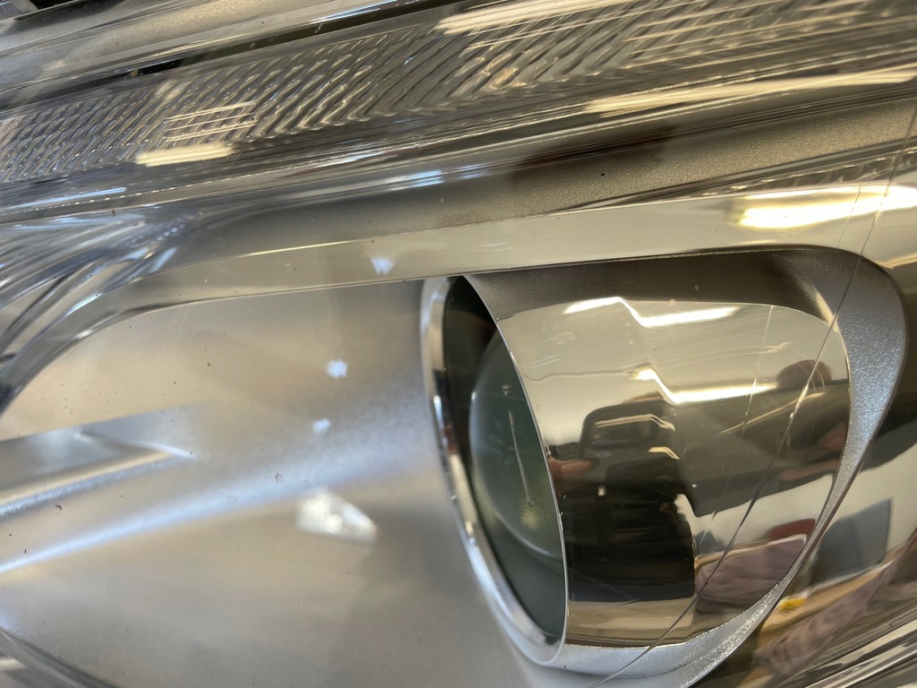 фото №13, Peugeot 2008 13 - 19 лампа передня фара лівий