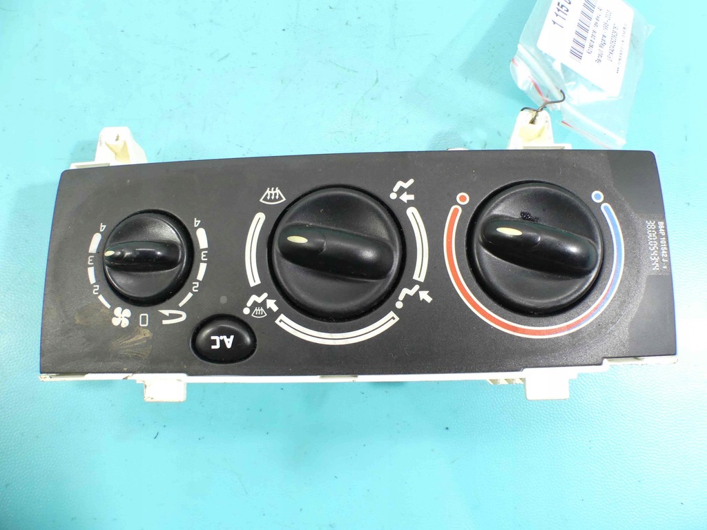 фото №1, Консоль панель обдув renault megane i 99-03