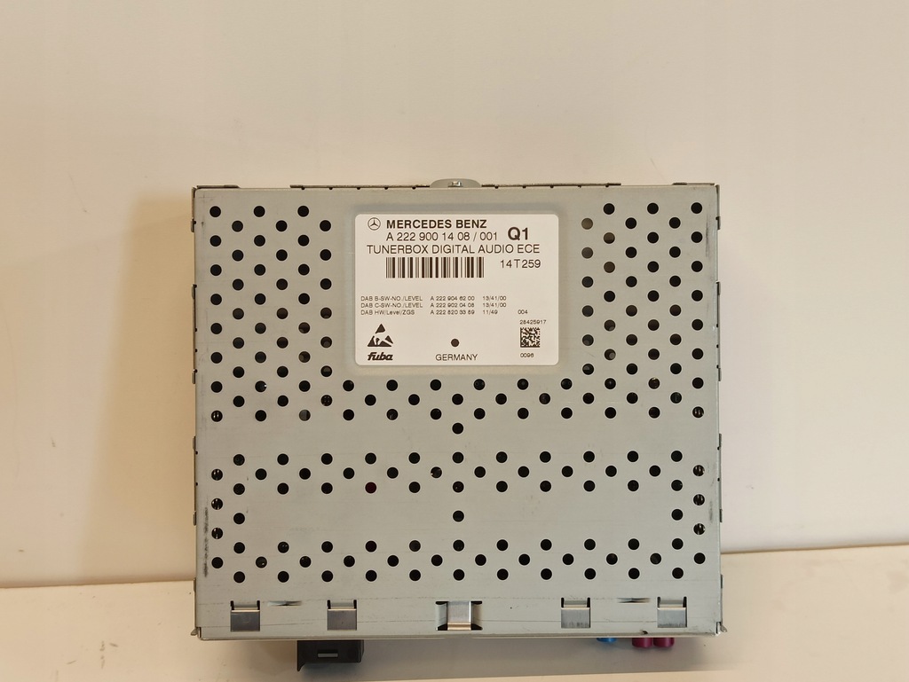 фото №1, Mercedes w205 тюнер tunerbox радио a2229001408