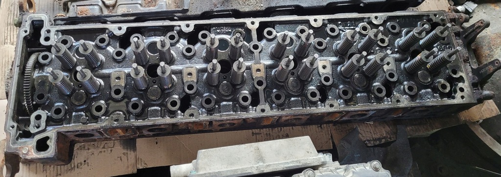 фото №1, Головка двигателя mercedes actros 420 km