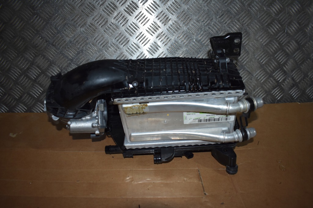 Idealna радиатор интеркулер коллектор впускной  mercedes w206 x254 1 в Украине