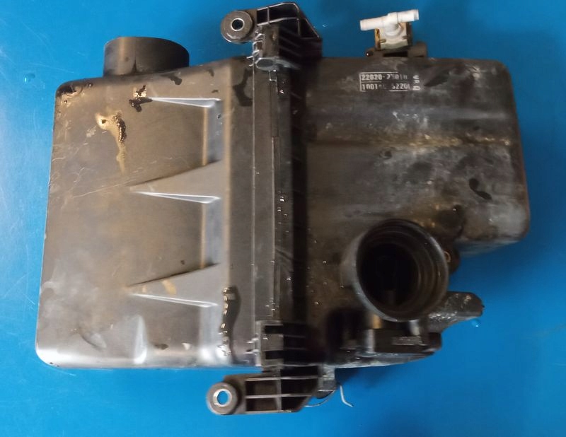 фото №6, Корпус фильтра воздуха yaris i 1,0 22020-23010