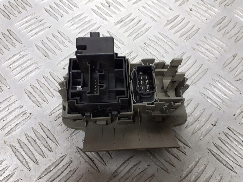 фото №2, Панель переключателей renault scenic ii 8200140985