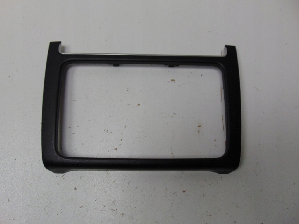 фото №1, Рамка радио консоли vw polo v 6r 6r0858069e