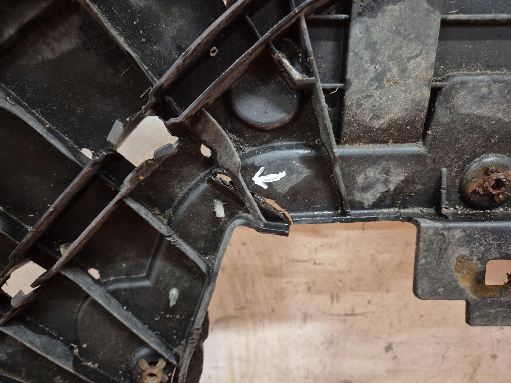 Volvo v40 2 накладка під  бампер 31383735 Київ