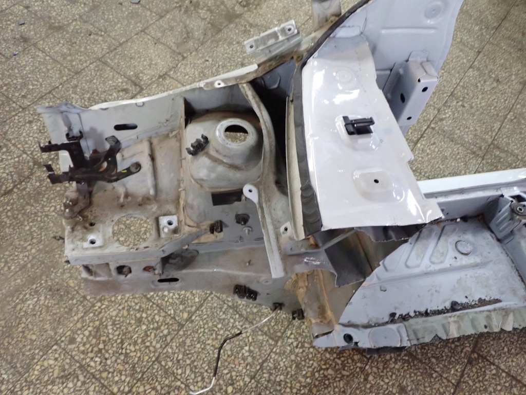 фото №9, Четверть блок двигателя порог крыло правый p dacia dokker 2018 ice white bc ov369