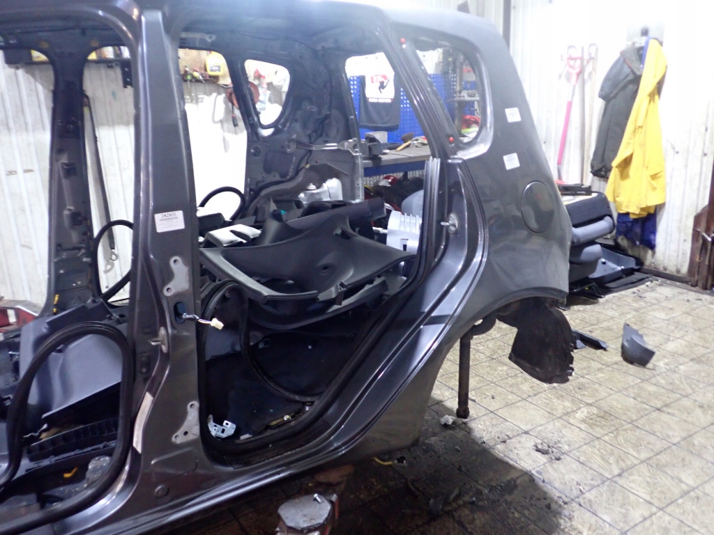 фото №9, Colt vi z30 5d 5 двері крила задня лівий чверть 16h