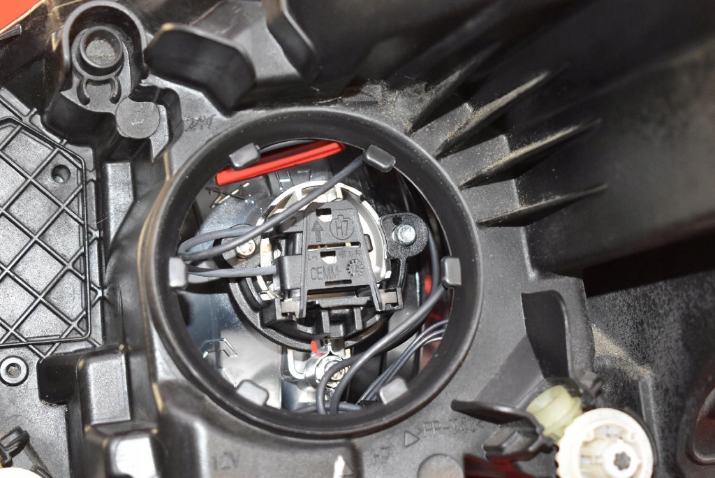 Фара правий лампа перед eu 13381344 opel corsa e 14-20 Недорого