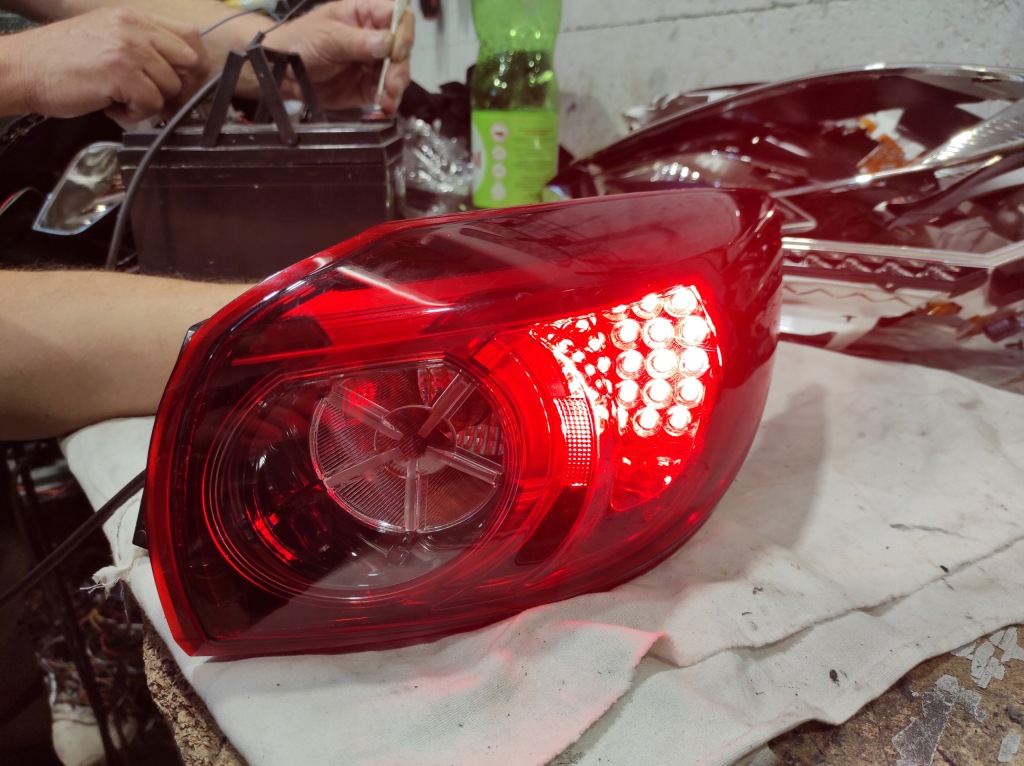 Купить Mazda 3 3 gen фара правая задняя led 100% исправные