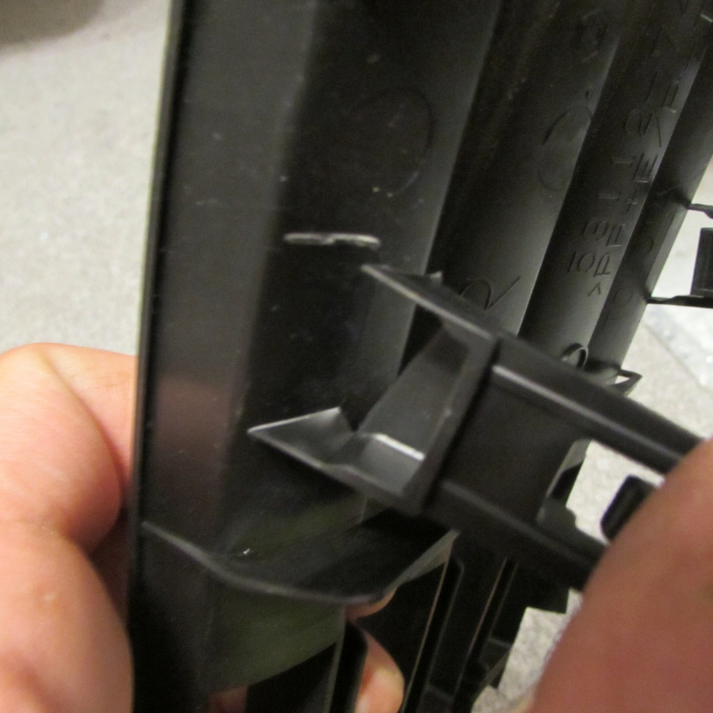 фото №8, Toyota оригинальный номер 5311274010 решётка вентиляционная, бампер