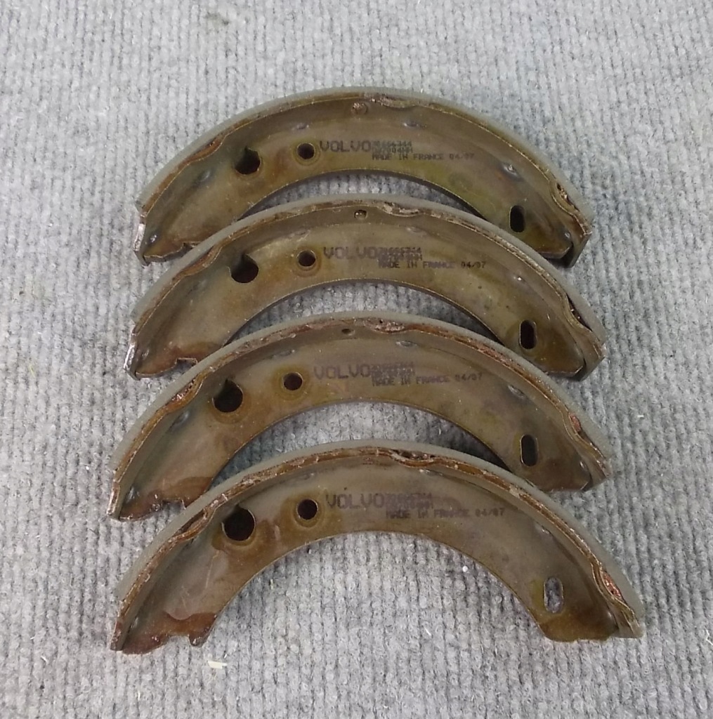 фото №1, Volvo 700 900 v90 тормозные колодки тормозные 30666344