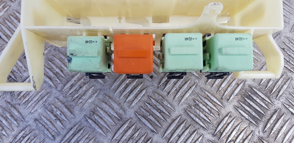 фото №6, Коробка кронштейн модулів bmw оригінальний номер 6902269