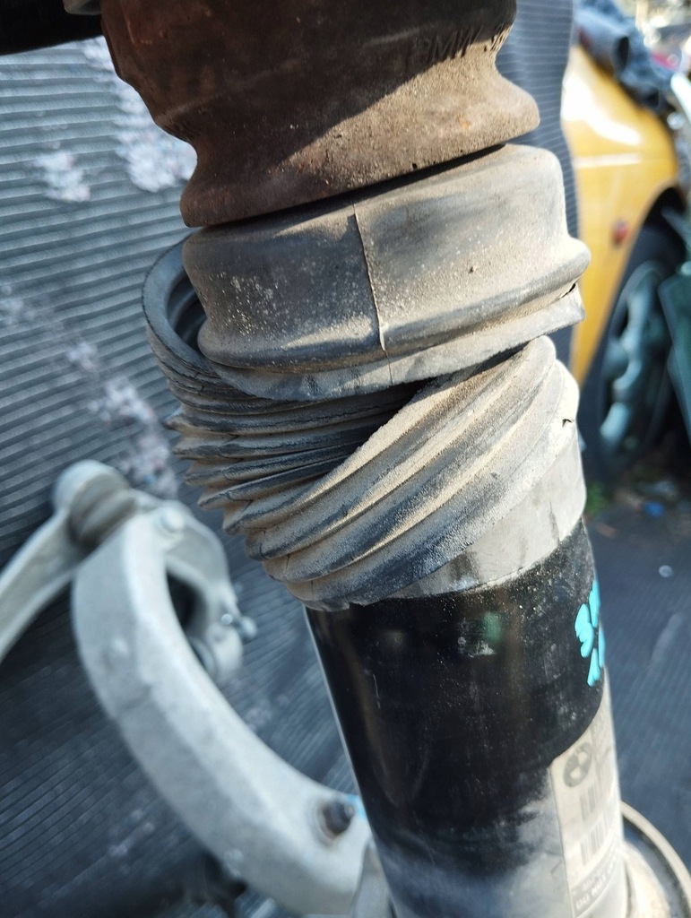 фото №13, Поворотный кулак правая bmw x6m x5m 4.4 e71 e70 амортизатор приводной вал рычаги