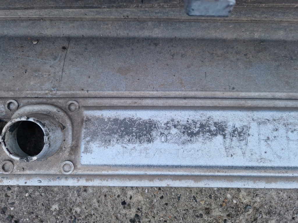 фото №15, Corolla e21 kombi - молдинг накладка порог правая