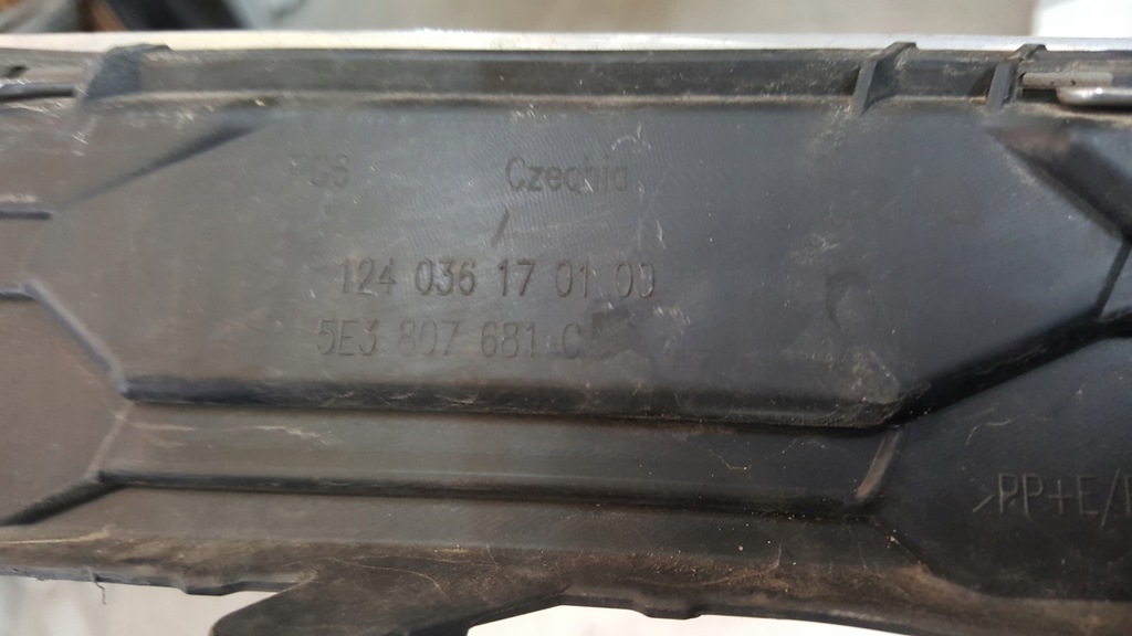 фото №9, Решітка бампера лівий перед skoda octavia 5e3807681c