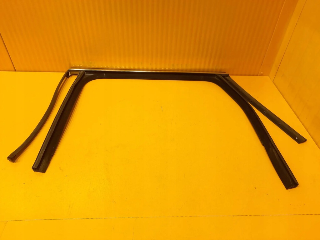 фото №1, Porsche cayenne 7p5 прокладка скло двері задня ліва