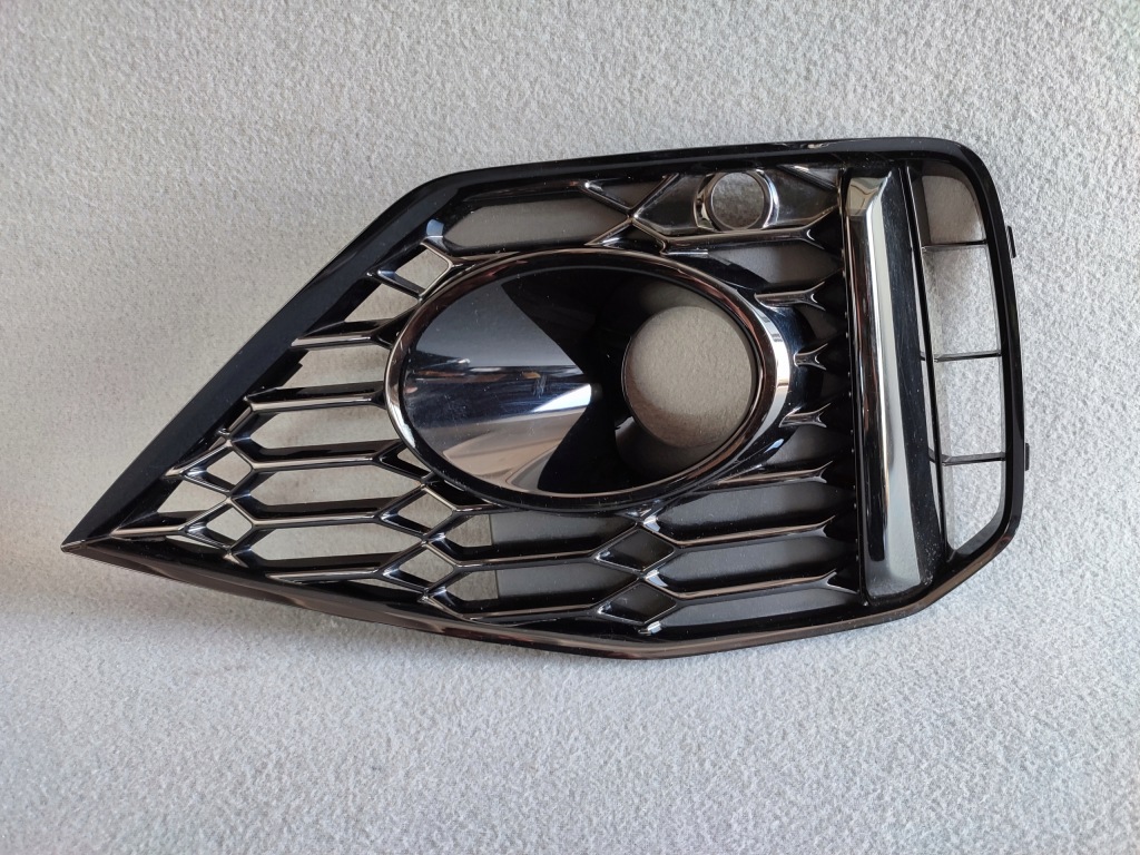 фото №1, Audi rs4 b9 8w0 rs5 8w6 lift 19- решітка заглушка ліва 8w0807681as