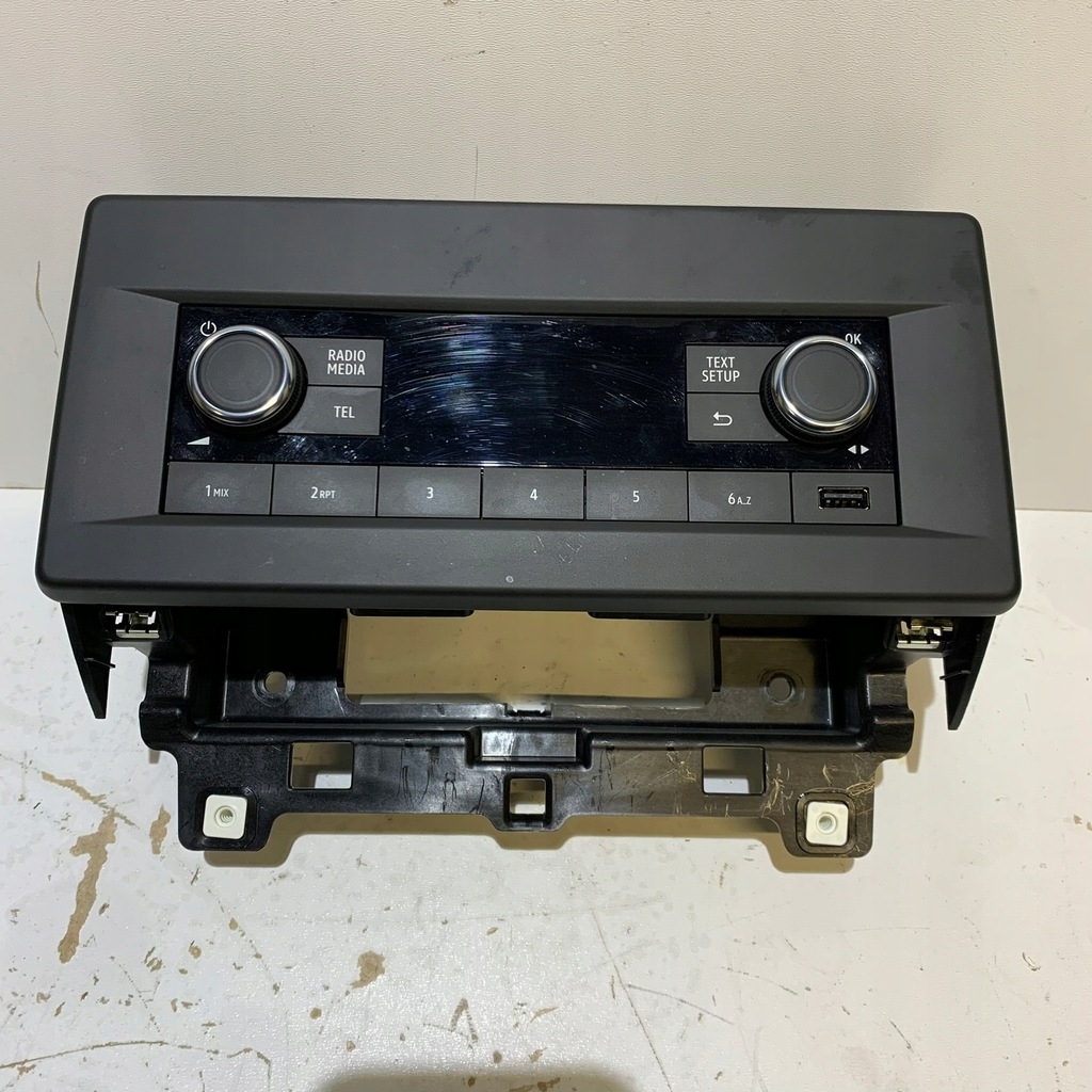 фото №1, Renault trafic iii iv 2021 2022- радио usb 281158583r