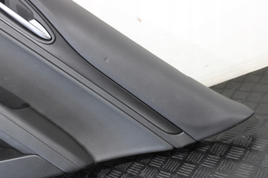 фото №3, Обшивка оббивка двері правий задня stelvio veloce