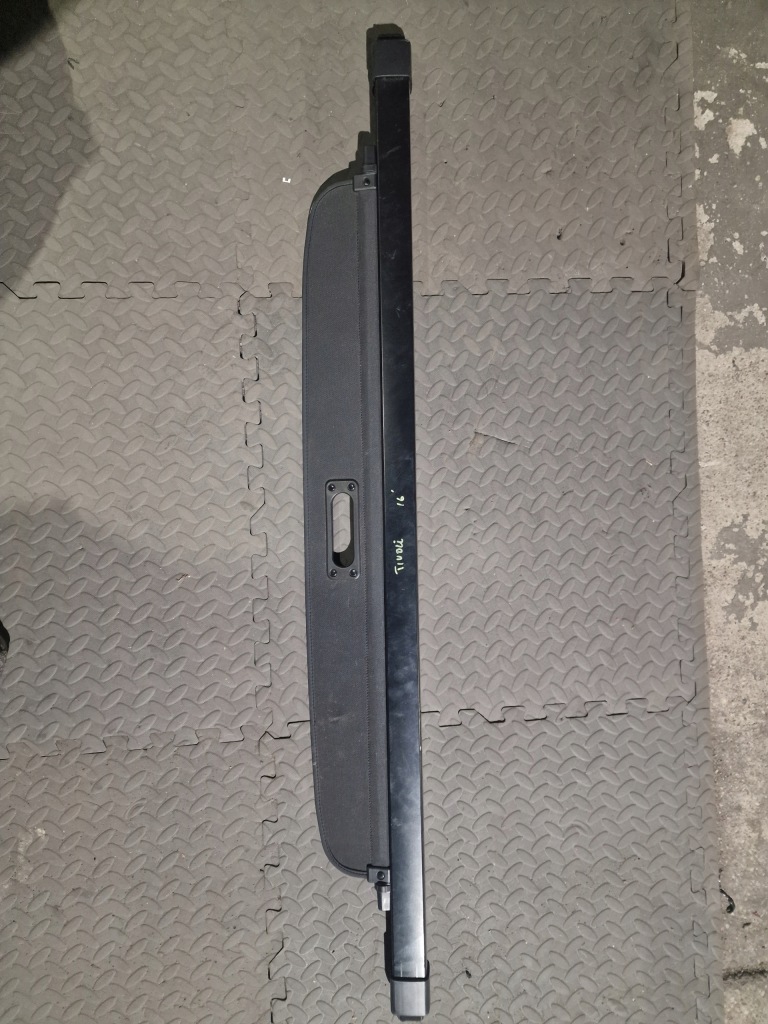 Купити Шторка багажника задній задня чорна ssangyong tivoli