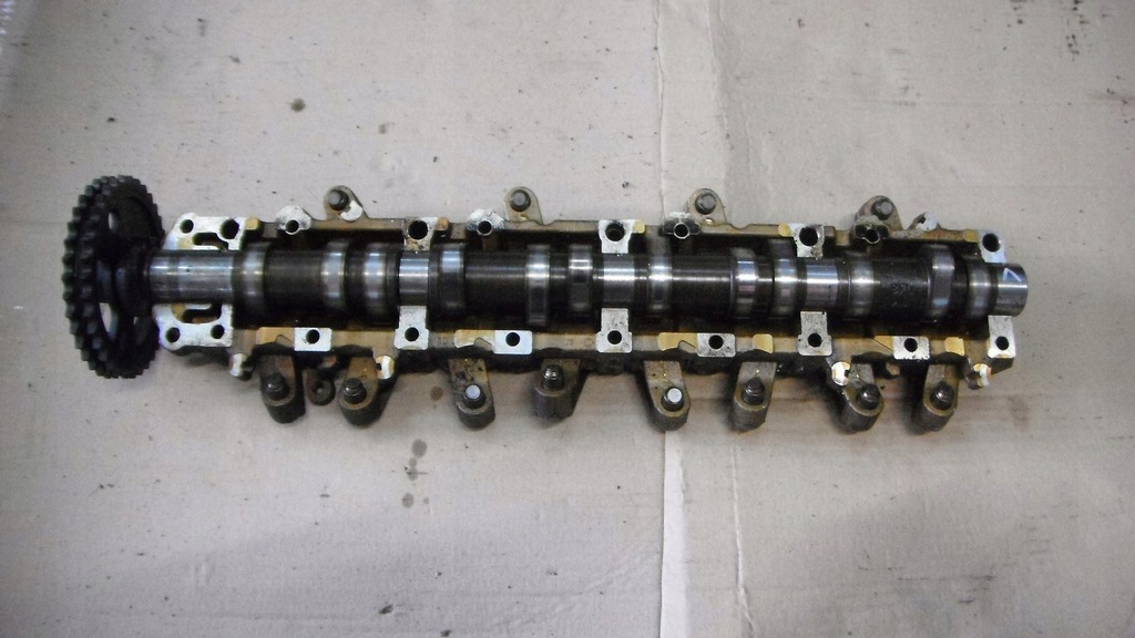 фото №1, Mercedes r w251 ml w164 5,0 вал розподільного валу