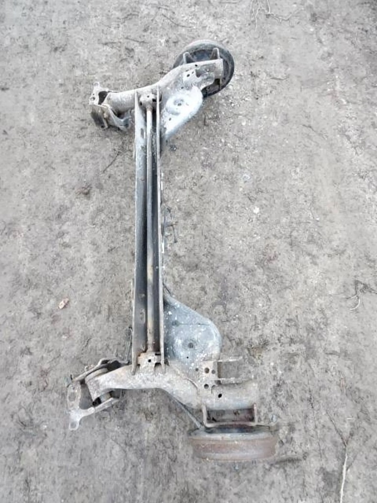 фото №9, Балка задняя kpl. nissan juke f15 тормозные барабаны