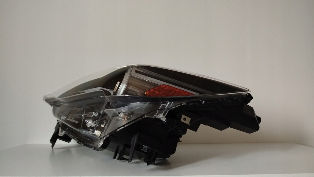 Фара ліва перед mazda cx5 cx-5 2 full led поворотна 2017-21 cała гарний стан америка Ціна