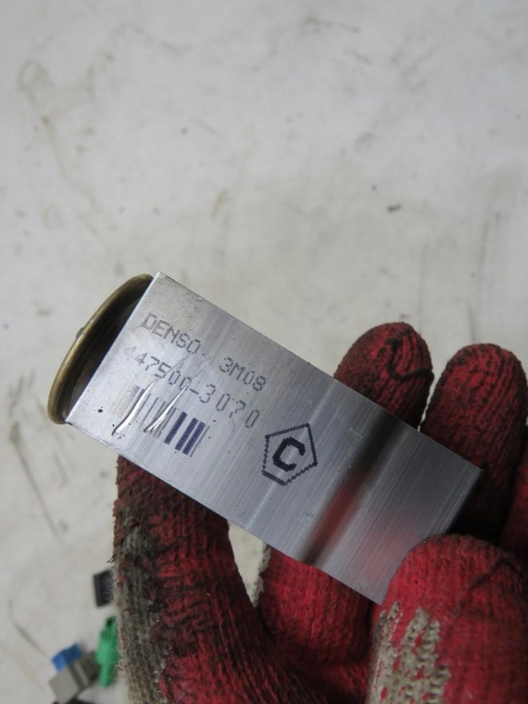 фото №1, Клапан расширительный кондиционера rav-4 iii 47500-3070