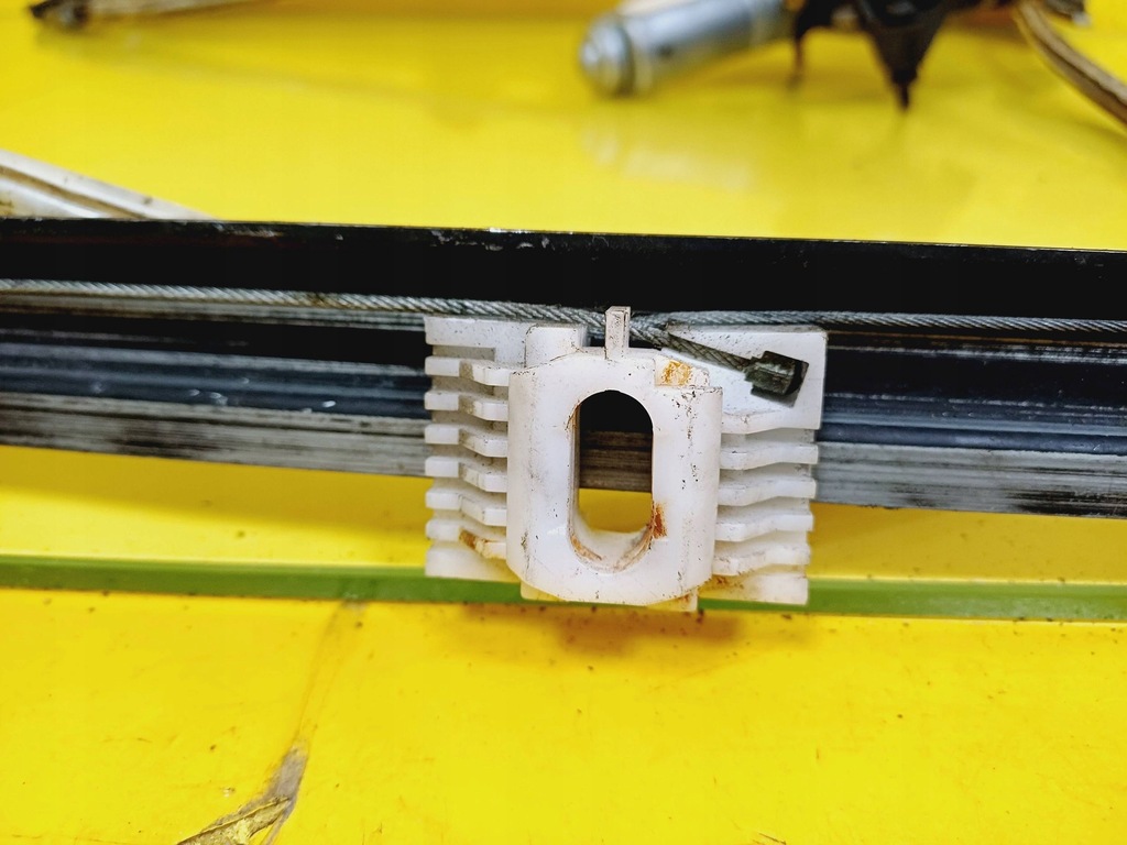 фото №10, Підйомник вікон лівий перед voyager iv 2 pin ay262100-1423 nr196