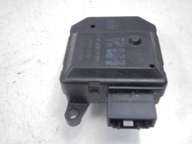 фото №10, Opel zafira b моторчик кришка обігрівача 309368000a