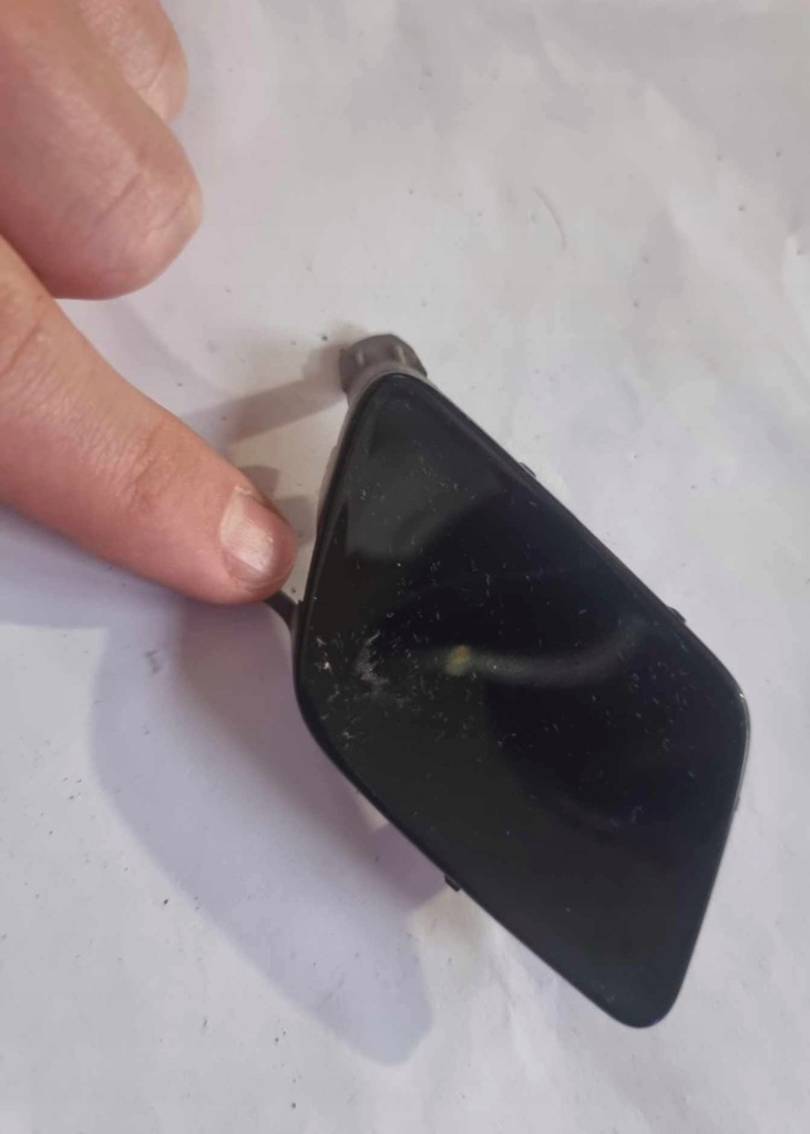 фото №1, Audi a3 8v lift- заглушка фаркоп бампера перед 8v3807241c