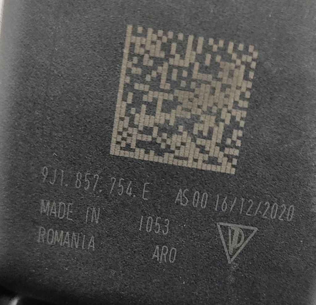 фото №6, Audi e-tron gt 2022 правая сторона пряжка заднего поперечина безопасности