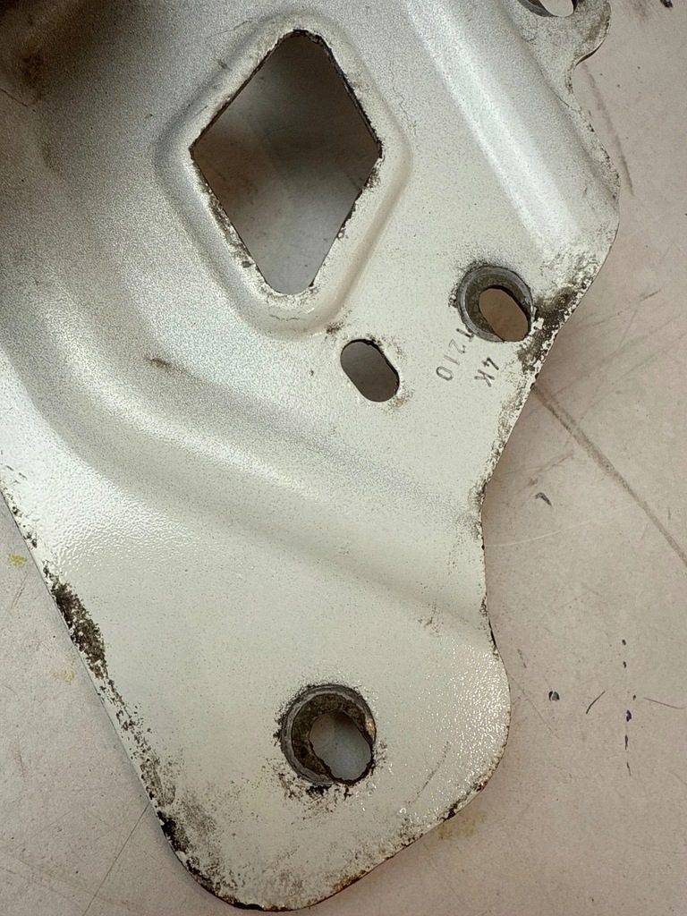 фото №9, Кронштейн кронштейн крыла правый перед opel combo d 17r