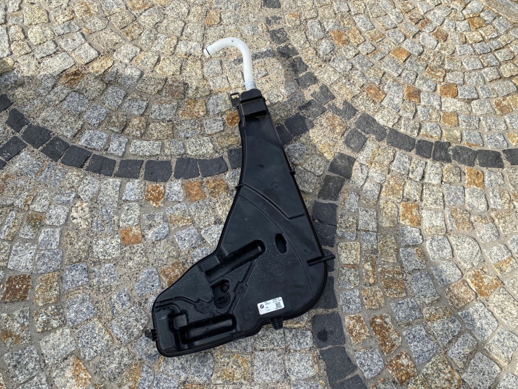 Bmw x3 g01 x4 g02 бачок омивача 7431497 7431497-08 оригінал Недорого