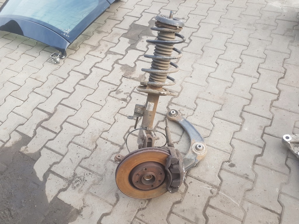 фото №1, Peugeot 308 1.6 vti амортизатор поворотный кулак правая