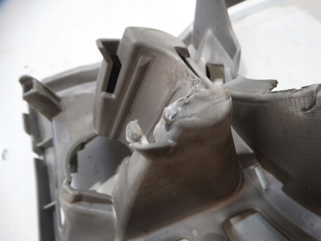 фото №11, Кронштейн противотуманной фары правый перед skoda fabia ii roomster skout 5j0807056c