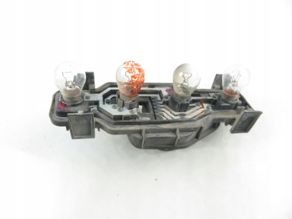 Вкладиш лампи правий задній peugeot partner i в Україні